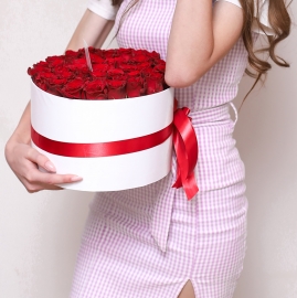 Red Roses in White Box